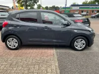 Gebraucht Hyundai i10 Select 67 PS (49 kW) 2021 Grau Kleinwagen