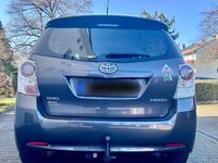 Gebraucht Toyota Verso Executive 147 PS (108 kW) 2009 Grau Van / Kleinbus