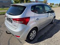 Gebraucht Hyundai ix20 Comfort 125 PS (91 kW) 2013 Silber Kleinwagen