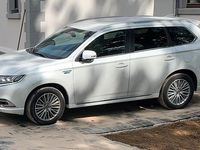 Gebraucht Mitsubishi Outlander P-HEV Edition 224 PS (164 kW) 2019 Weiß SUV