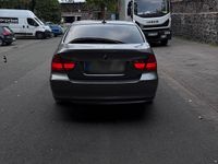 Gebraucht BMW 318 143 PS (105 kW) 2010 Grau Limousine