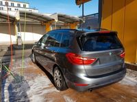 gebraucht BMW 218 d Sport Line Panorama-Schiebedach Service neu