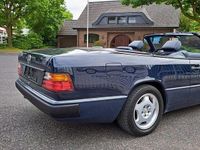 Gebraucht Mercedes E300 220 PS (161 kW) 1992 Blau Cabrio