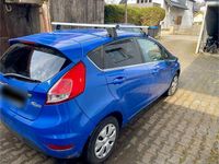 Gebraucht Ford Fiesta 101 PS (74 kW) 2013 Blau Kleinwagen