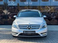 Gebraucht Mercedes B200 156 PS (114 kW) 2012 Silber Van / Kleinbus