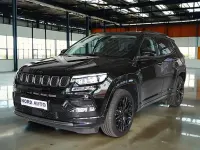 Gebraucht Jeep Compass 131 PS (96 kW) 2024 Schwarz SUV