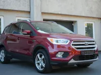 Gebraucht Ford Kuga Titanium 150 PS (110 kW) 2017 Rot SUV