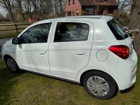 Gebraucht Mitsubishi Space Star 71 PS (52 kW) 2018 Weiß Kleinwagen