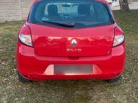 Gebraucht Renault Clio III 75 PS (55 kW) 2012 Rot Kleinwagen