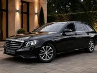 Gebraucht Mercedes E220 194 PS (142 kW) 2019 Schwarz/baltic black Kombi