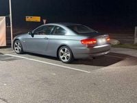 Używany BMW 320 170 KM (125 kW) 2007 Srebrny Coupe