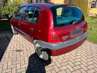Gebraucht Renault Clio II 75 PS (55 kW) 1999 Rot Kleinwagen