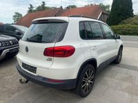 Gebraucht VW Tiguan Trendline 122 PS (89 kW) 2011 Weiß SUV