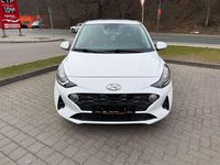 Gebraucht Hyundai i10 67 PS (49 kW) 2021 Weiß Kleinwagen