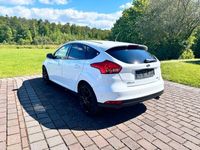 gebraucht Ford Focus 1.5 eco boost 2017 Benzin weiß wenig KM