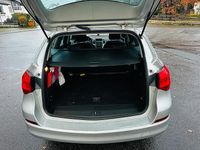 Gebraucht Opel Astra 131 PS (96 kW) 2012 Silber Kombi