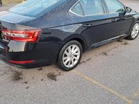 Gebraucht Skoda Superb 120 PS (88 kW) 2018 Schwarz Limousine