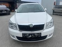 Gebraucht Skoda Octavia Elegance 122 PS (89 kW) 2009 Weiß Kombi