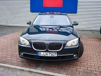 Gebraucht BMW 750L 408 PS (300 kW) 2011 Grau Limousine
