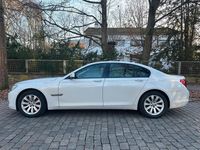 Gebraucht BMW 750 408 PS (300 kW) 2011 Weiß Limousine