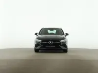 Gebraucht Mercedes A200 Progressive 163 PS (119 kW) 2025 Schwarz Limousine