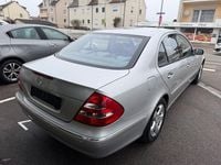 Gebraucht Mercedes E220 150 PS (110 kW) 2002 Silber Limousine