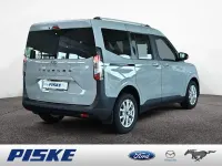 Neu Ford Tourneo Courier Titanium 125 PS (91 kW) 2026 Grau Van / Kleinbus