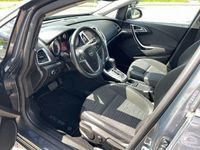 Gebraucht Opel Astra Energy 140 PS (102 kW) 2014 Silber Limousine