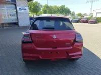 Gebraucht Suzuki Swift Comfort 83 PS (61 kW) 2025 Burning red pearl met. super p Kleinwagen