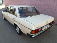 Gebraucht Mercedes 200 60 PS (44 kW) 1980 Beige Limousine