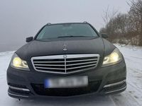 Gebraucht Mercedes 220 171 PS (125 kW) 2011 Schwarz Limousine