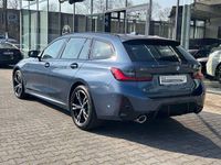 Gebraucht BMW 330e M Sport 292 PS (214 kW) 2025 Arctic race blue Kombi