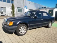 Gebraucht Mercedes E260 160 PS (117 kW) 1987 Blau Limousine