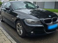 Gebraucht BMW 318 143 PS (105 kW) 2011 Schwarz Kombi