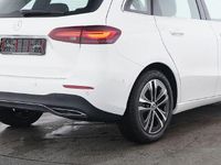 Gebraucht Mercedes B200 Progressive 163 PS (119 kW) 2024 Weiß Van / Kleinbus