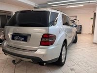 Gebraucht Mercedes ML320 224 PS (164 kW) 2008 Silber SUV