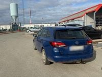 Gebraucht Opel Astra 101 PS (74 kW) 2018 Blau Kombi