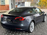 Gebraucht Tesla Model 3 Performance 392 kW (534 PS) 2021 Midnight silber metallic (metallic) Limousine