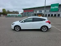 Gebraucht Ford Focus 125 PS (91 kW) 2013 Weiß Kleinwagen