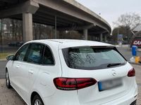 Gebraucht Mercedes B200 163 PS (119 kW) 2020 Weiß Van / Kleinbus
