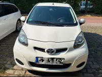 Gebraucht Toyota Aygo 68 PS (50 kW) 2011 Weiß Kleinwagen