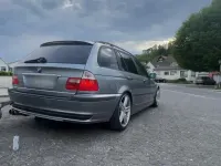 Gebraucht BMW 318 150 PS (110 kW) 2003 Silber Kombi