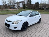 Gebraucht Hyundai i30 100 PS (73 kW) 2009 Weiß Kleinwagen