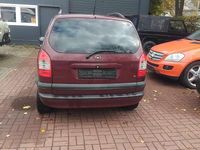 Gebraucht Opel Zafira 101 PS (74 kW) 2004 Rot Van / Kleinbus