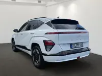 Gebraucht Hyundai Kona Trend 160 kW (218 PS) 2025 Purple (atlas white / sol) SUV