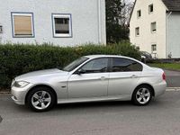 Gebraucht BMW 318 129 PS (94 kW) 2007 Grau Limousine