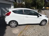 Gebraucht Ford Fiesta Champions Edition 60 PS (44 kW) 2012 Frozen white Kleinwagen