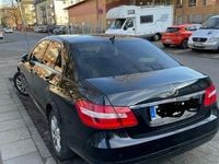 Gebraucht Mercedes E220 Classic 170 PS (125 kW) 2009 Schwarz Limousine