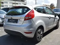 Gebraucht Ford Fiesta Trend 60 PS (44 kW) 2012 Silber Kleinwagen