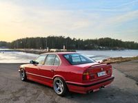 Käytetty BMW 535 Performance 211 HP (155 kW) 1990 Punainen Sedan